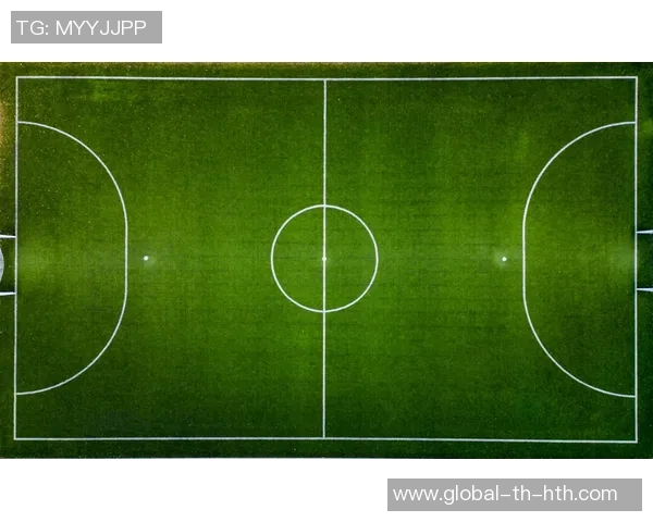 边线与底线的较量足球场上的战术与策略解析